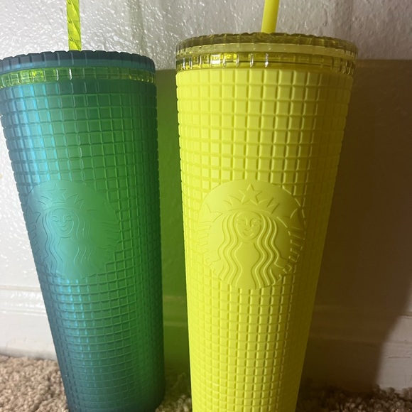 Two Starbucks’s tumblers cups - Picture 3 of 4